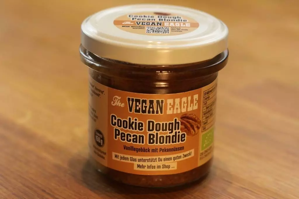 Veganer Bio Pecanbutter Cookie-Dough Blondie